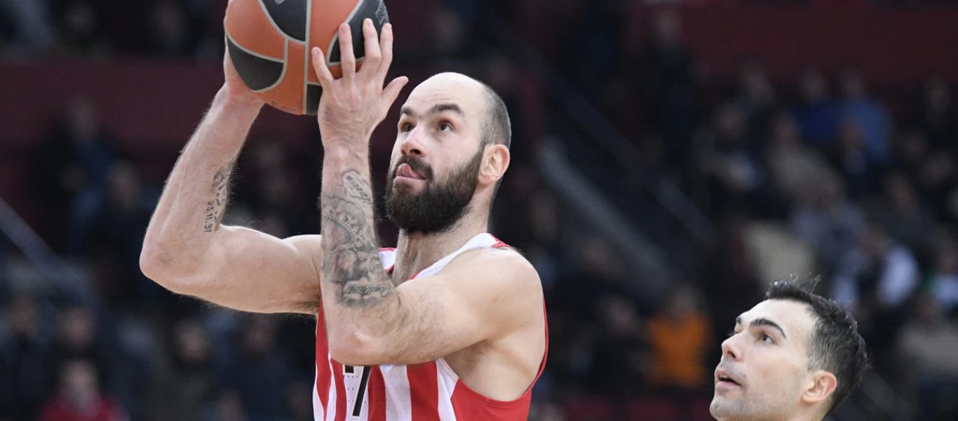 Στο χειρουργείο αυτήν την ώρα ο Βασίλης Σπανούλης - Χάνει τη σεζόν με τους «ερυθρόλευκους»